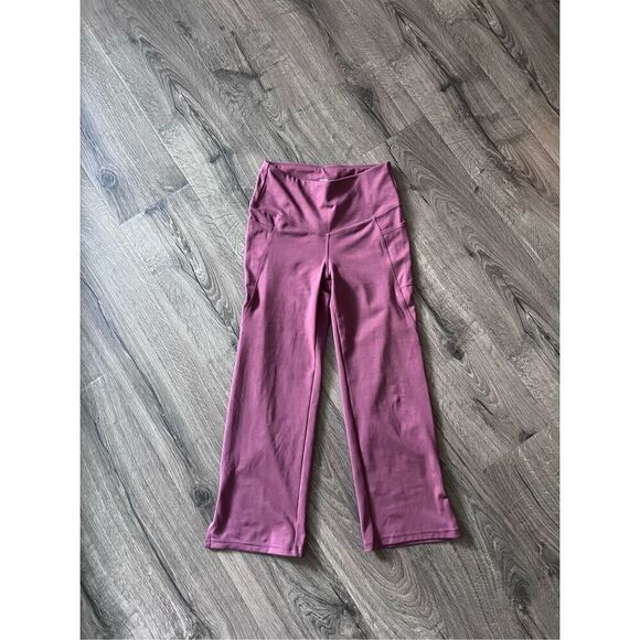 Jockey Ladies' Yoga Capri Cropped Slit Flare Pant  size Small - Picture 3 of 7